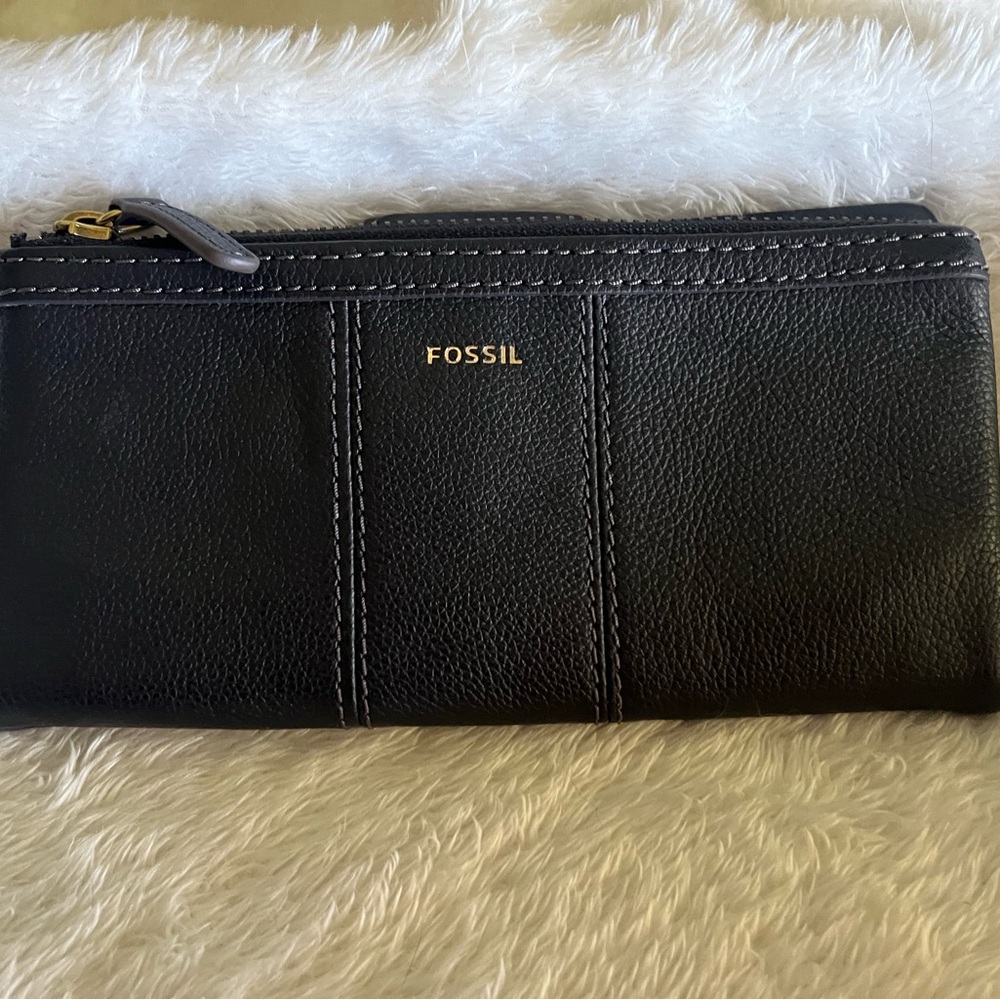 FOSSIL leather slim CLUTCH wallet🌸